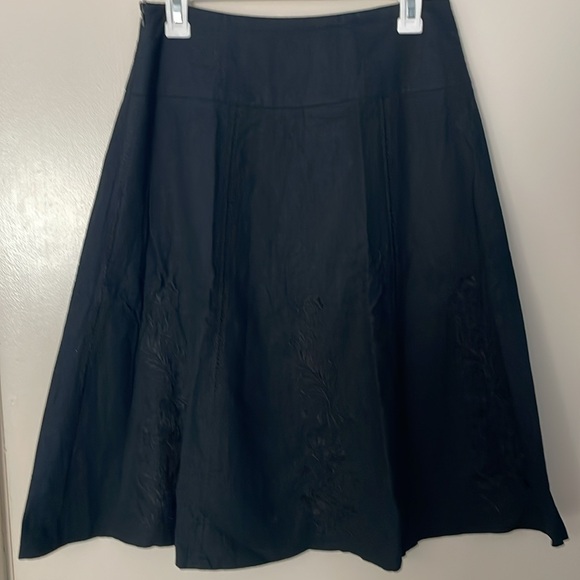 3 for $25! Hillard & Hanson Black Midi Flowy Embroidered A-line Skirt, size 4 - Picture 4 of 6